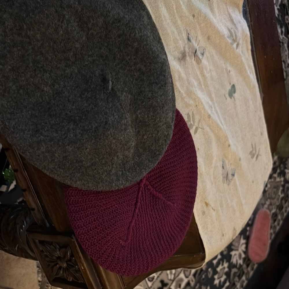 Gray and Burgundy Beret Set